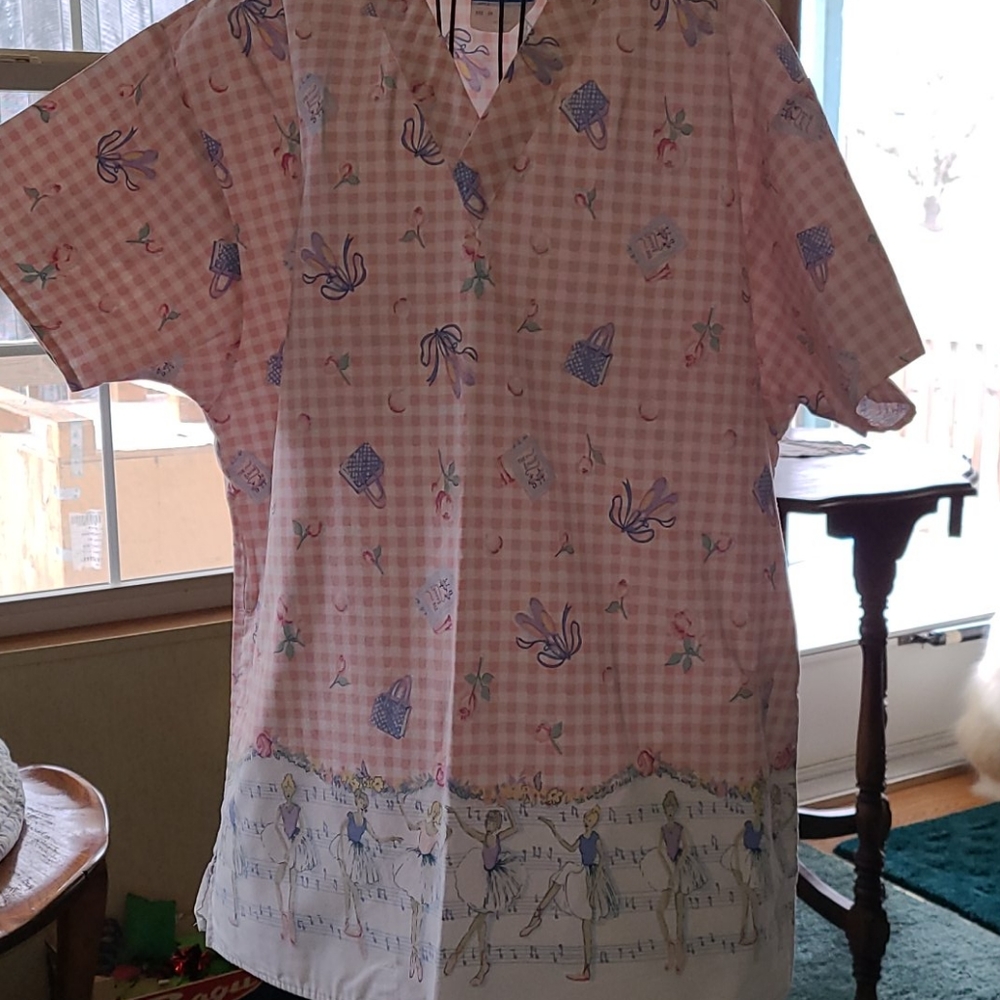 Ballot scrub top